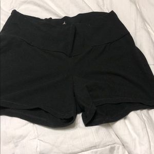 Old Navy Maternity active shorts